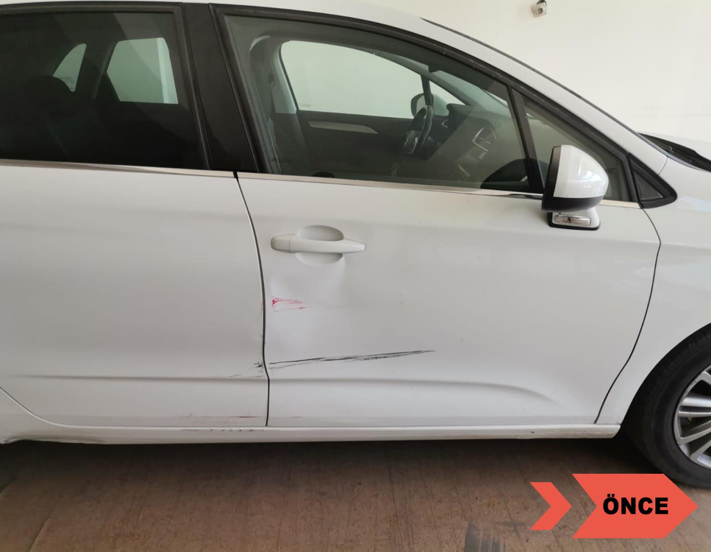 Hyundai İ20 Sağ Ön Kapı Boyasız Onarım